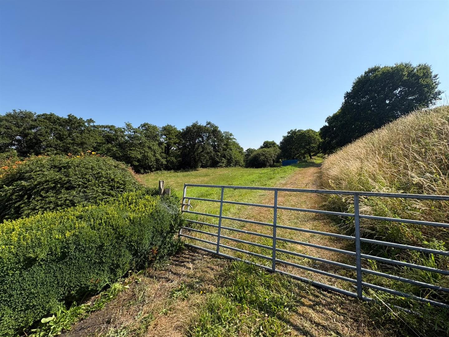 Caepontbren, Pontyates, Llanelli, SA15 5TX